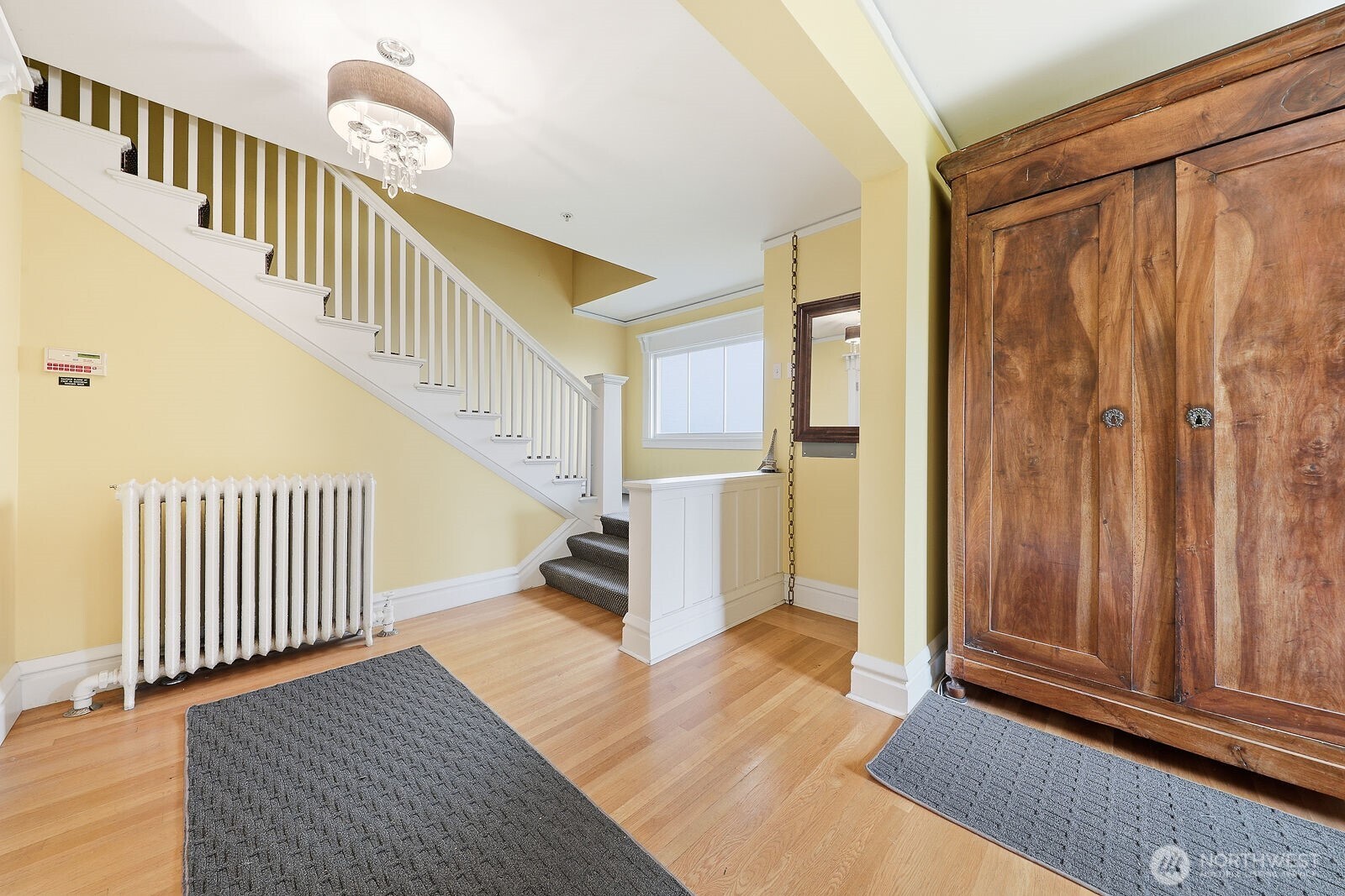 211 14th Avenue E, Seattle, WA 98112
