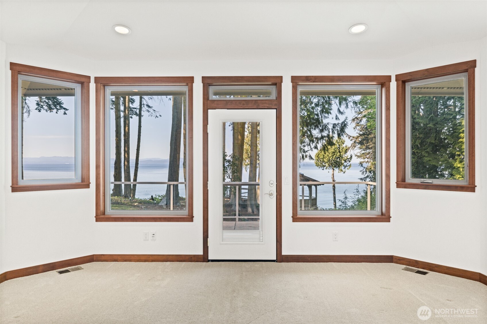 894 Freshwater Park , Port Angeles, WA 98363