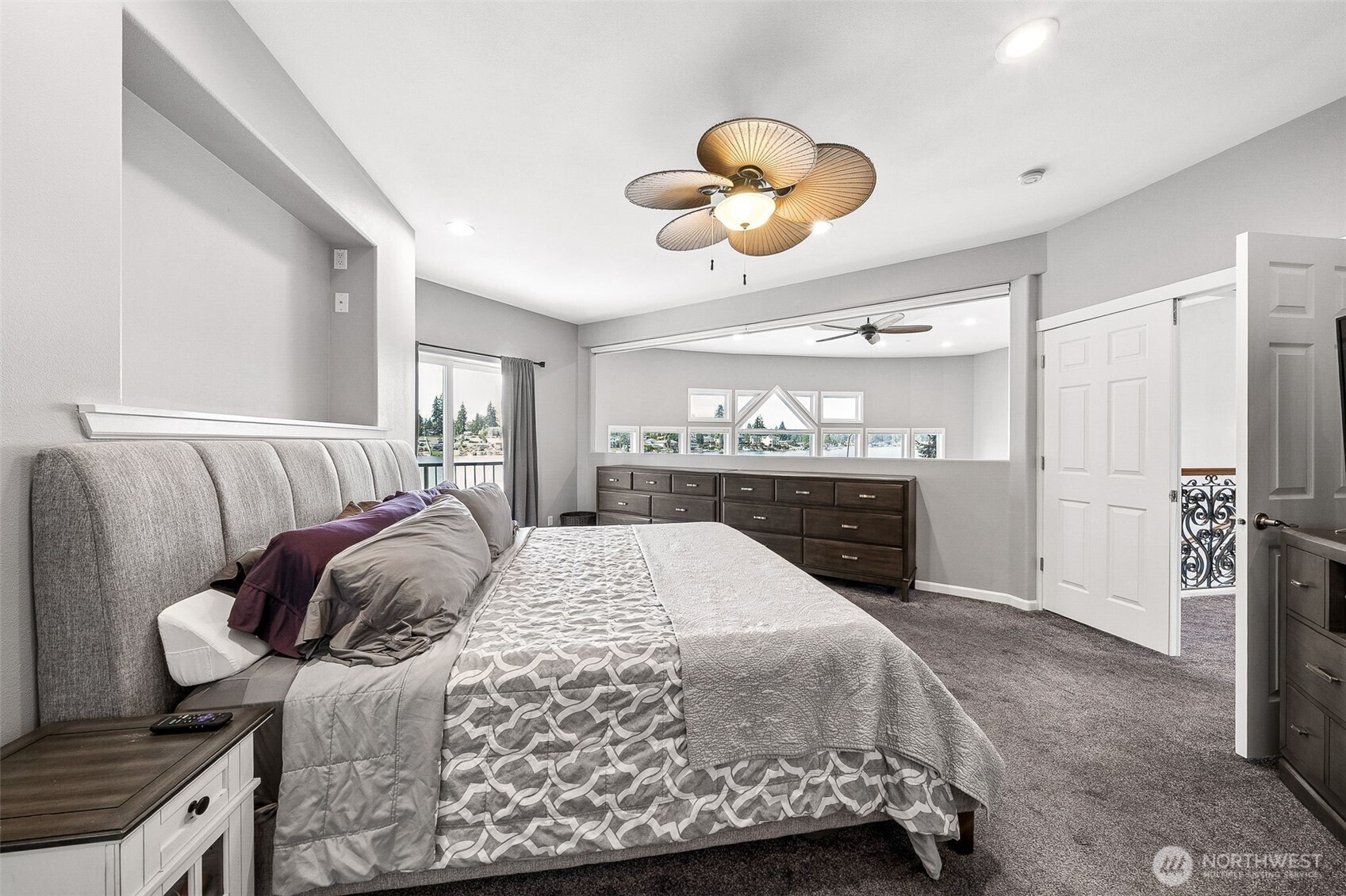 6804 Vandermark Road , Bonney Lake, WA 98391