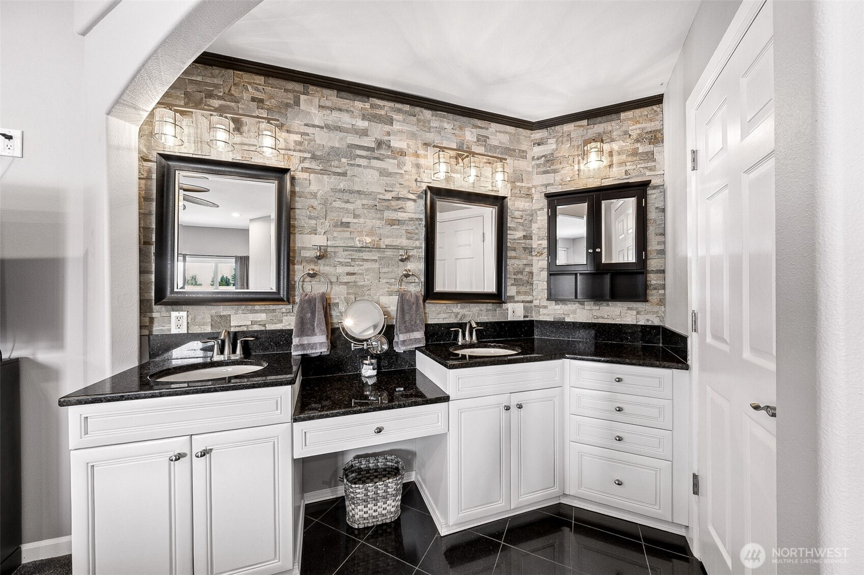 6804 Vandermark Road , Bonney Lake, WA 98391