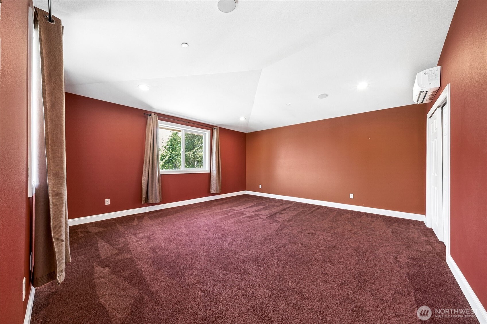 6804 Vandermark Road , Bonney Lake, WA 98391