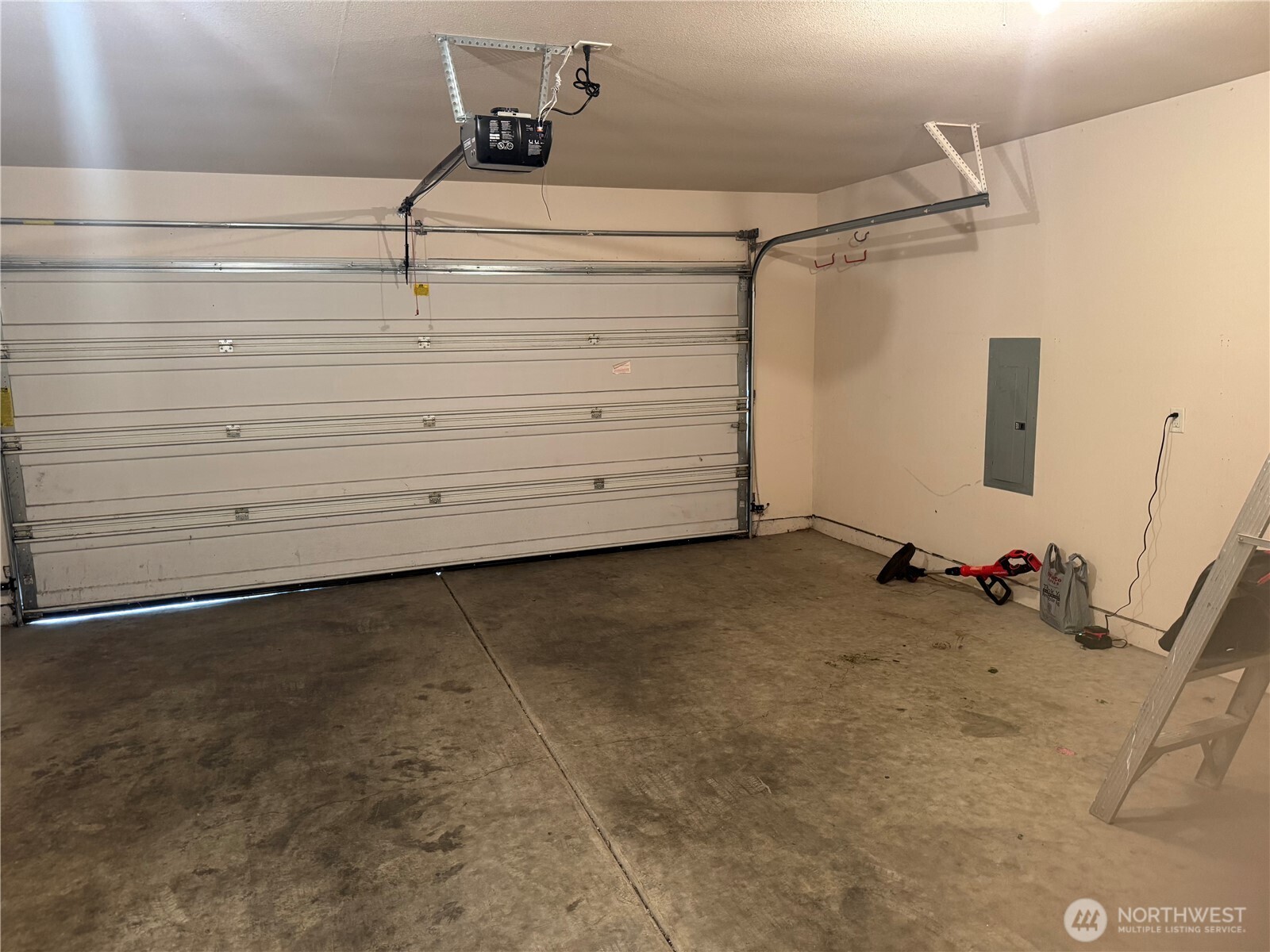 95 Barnes Street , Kelso, WA 98626