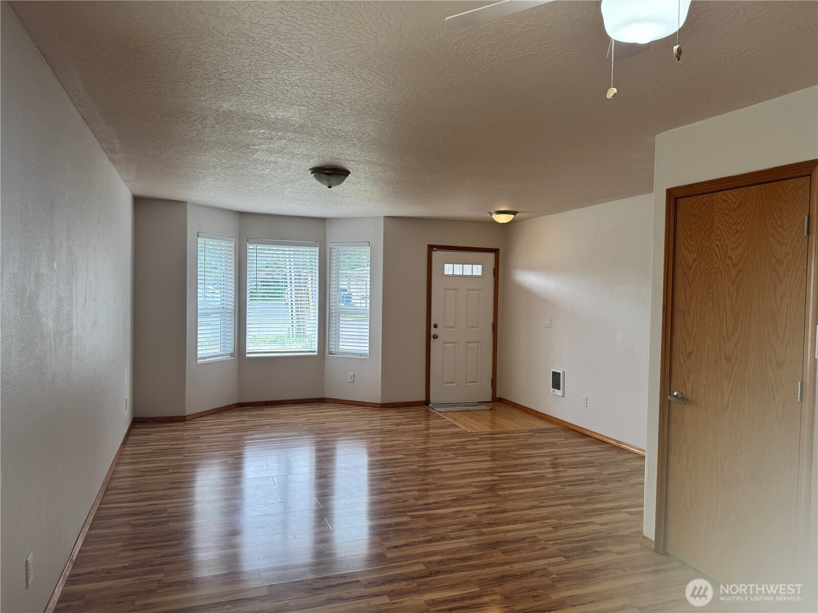 95 Barnes Street , Kelso, WA 98626
