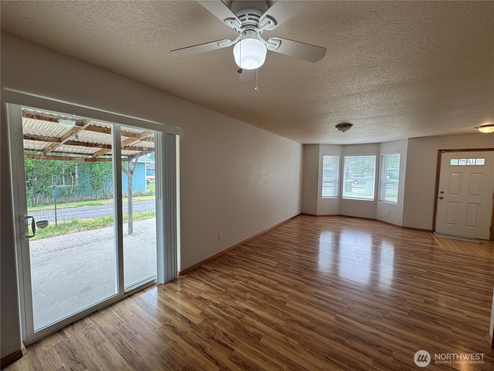 95 Barnes Street , Kelso, WA 98626