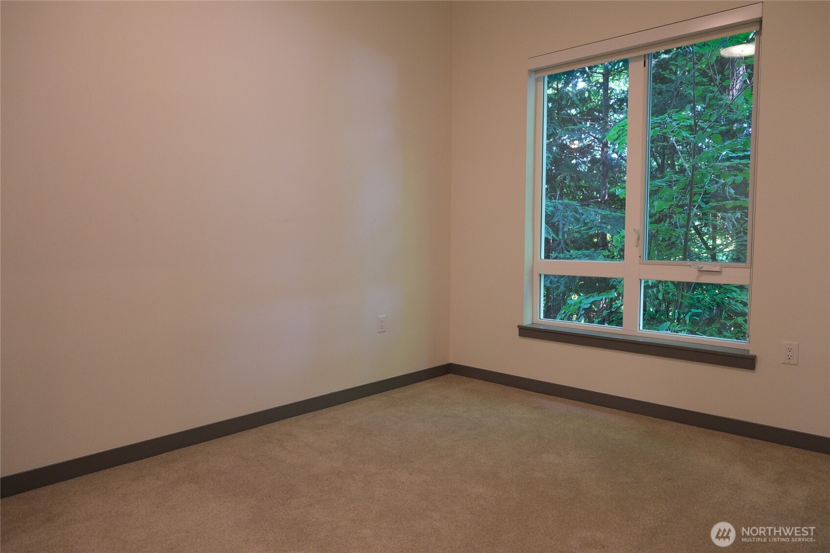 11903 NE 128th Street #108, Kirkland, WA 98034