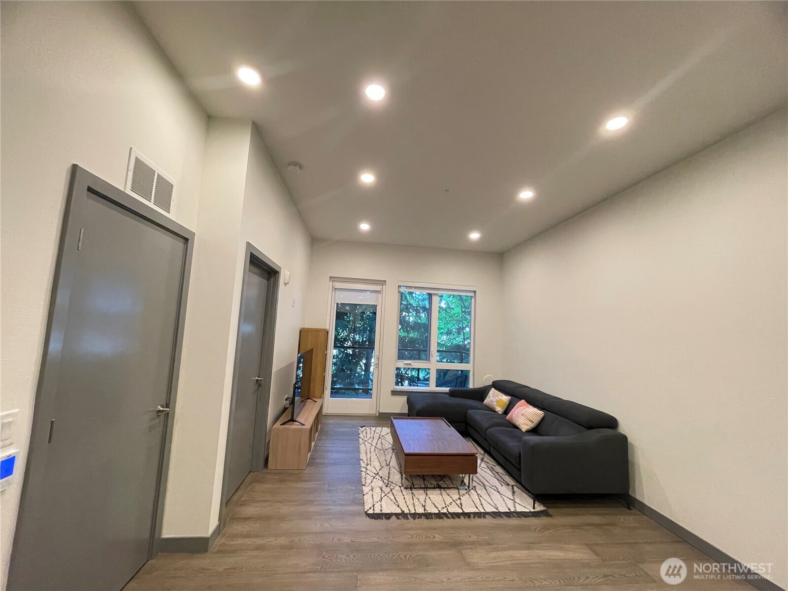 11903 NE 128th Street #108, Kirkland, WA 98034