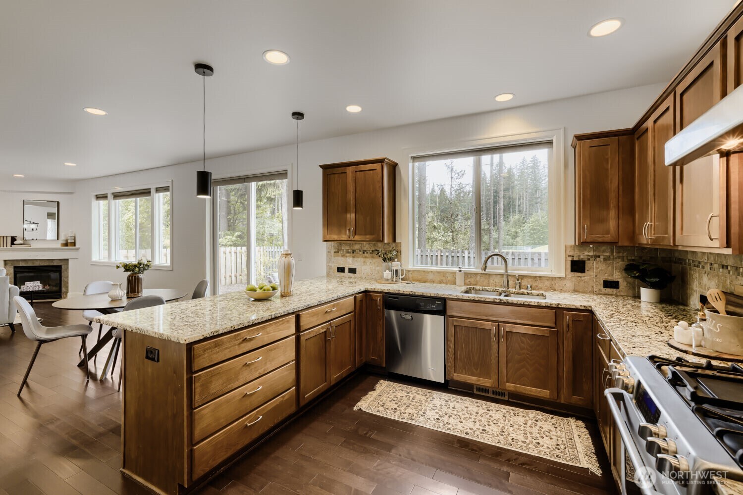 23257 SE 34th Place , Sammamish, WA 98075-6084