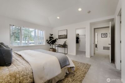 23257 SE 34th Place , Sammamish, WA 98075-6084 - Photo 16