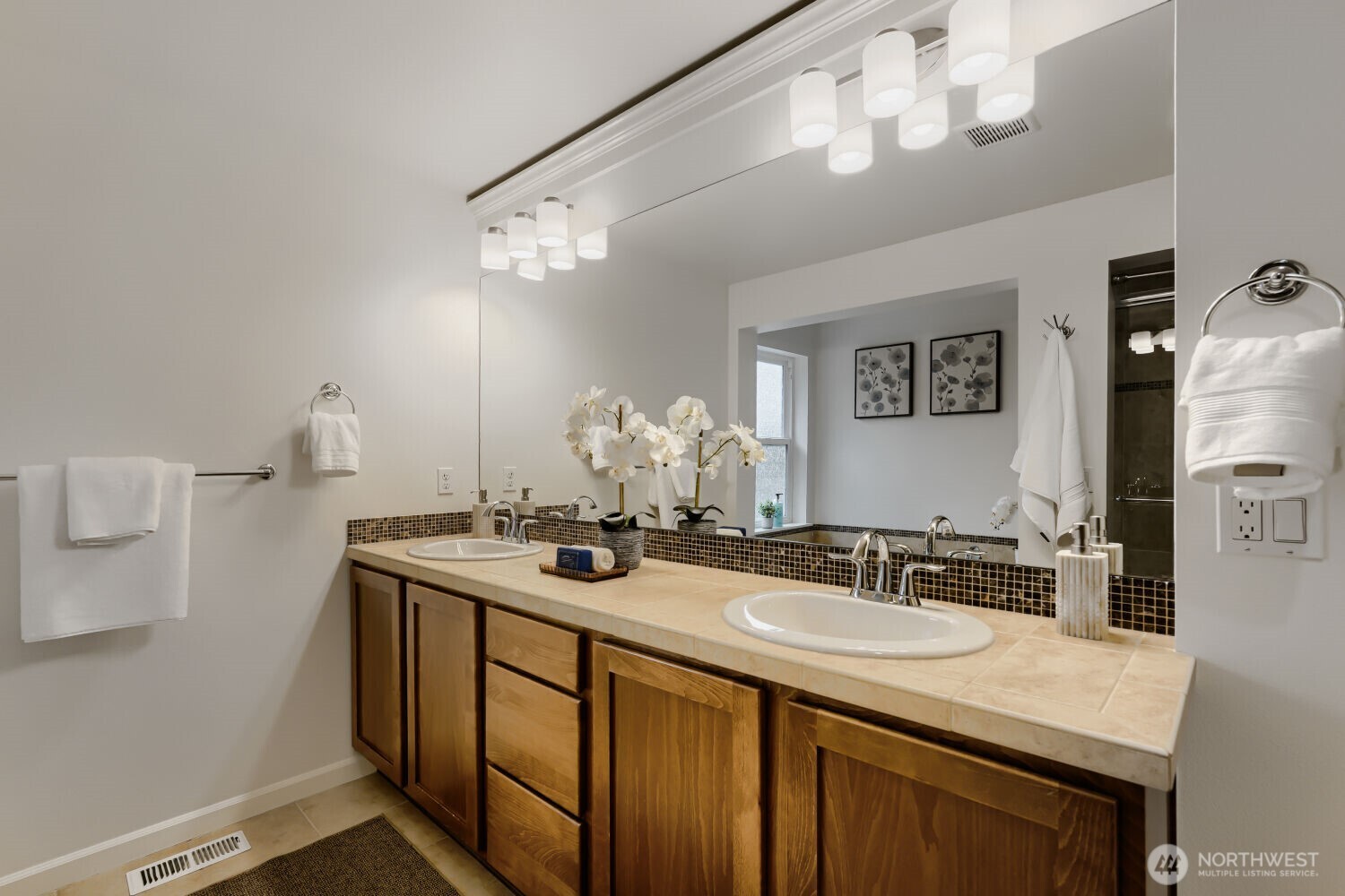 23257 SE 34th Place , Sammamish, WA 98075-6084