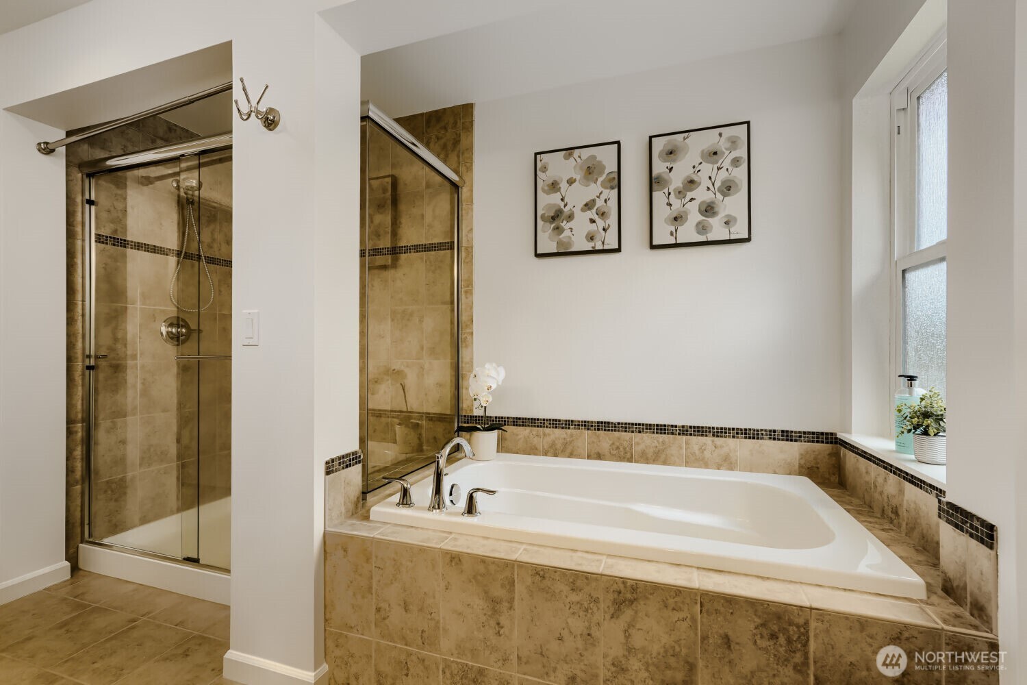 23257 SE 34th Place , Sammamish, WA 98075-6084