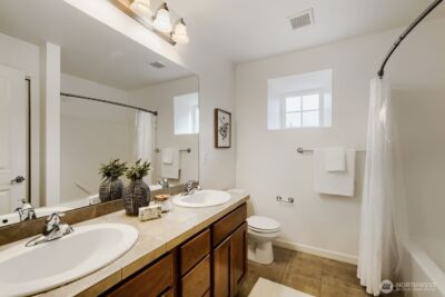 23257 SE 34th Place , Sammamish, WA 98075-6084 - Photo 22