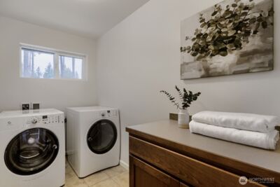 23257 SE 34th Place , Sammamish, WA 98075-6084 - Photo 24