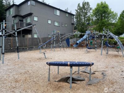 23257 SE 34th Place , Sammamish, WA 98075-6084 - Photo 28