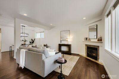 23257 SE 34th Place , Sammamish, WA 98075-6084 - Photo 4