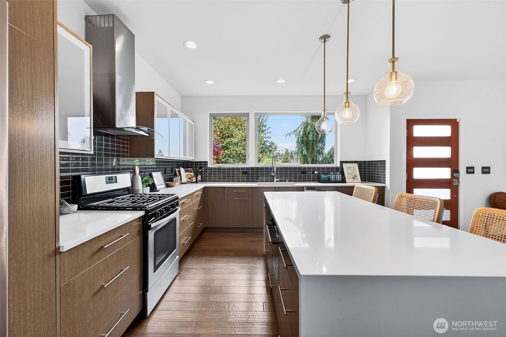 6320 36th Avenue SW, Seattle, WA 98126