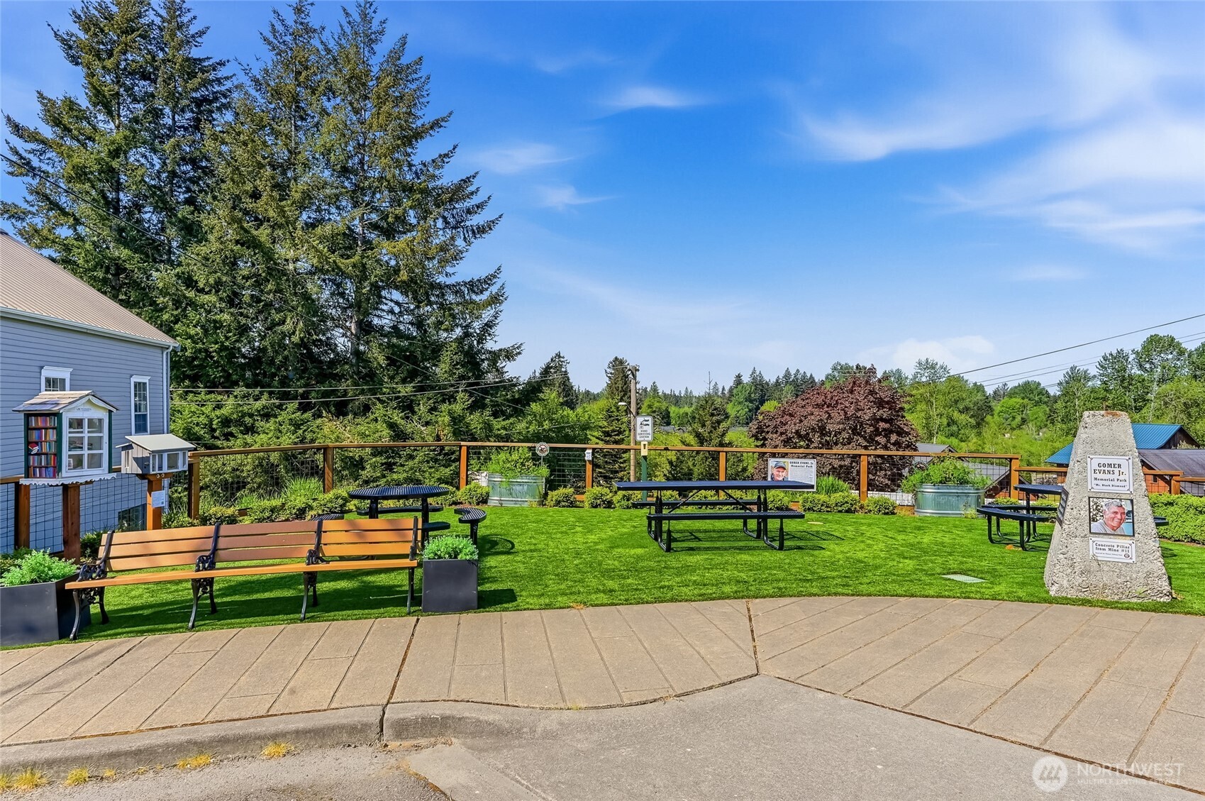 32711 Commission Avenue , Black Diamond, WA 98010-9757