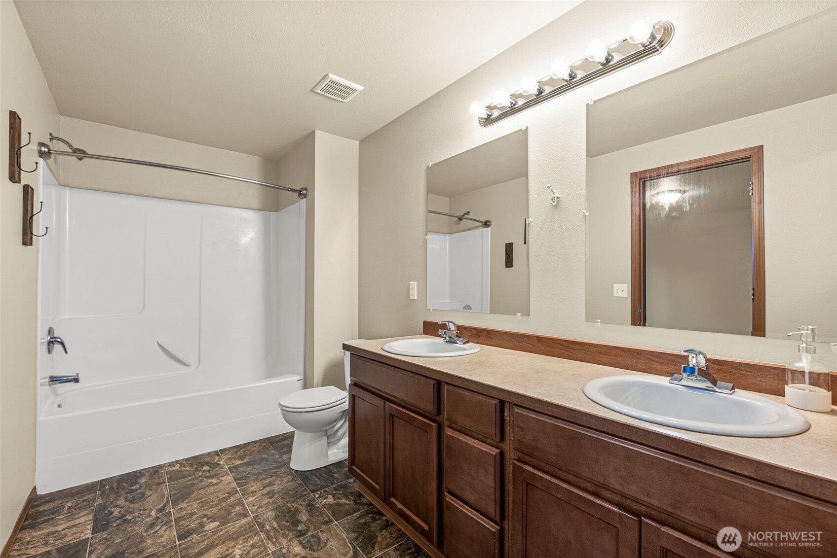 8409 356th St S, Roy, WA 98580