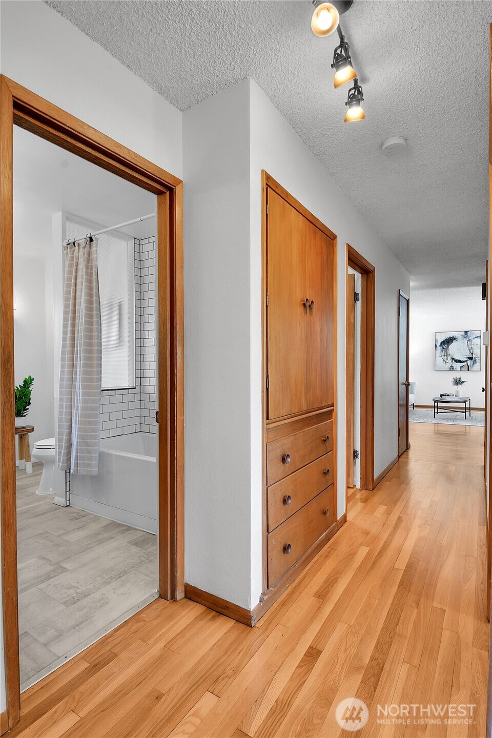 12727 Dayton Avenue N, Seattle, WA 98133