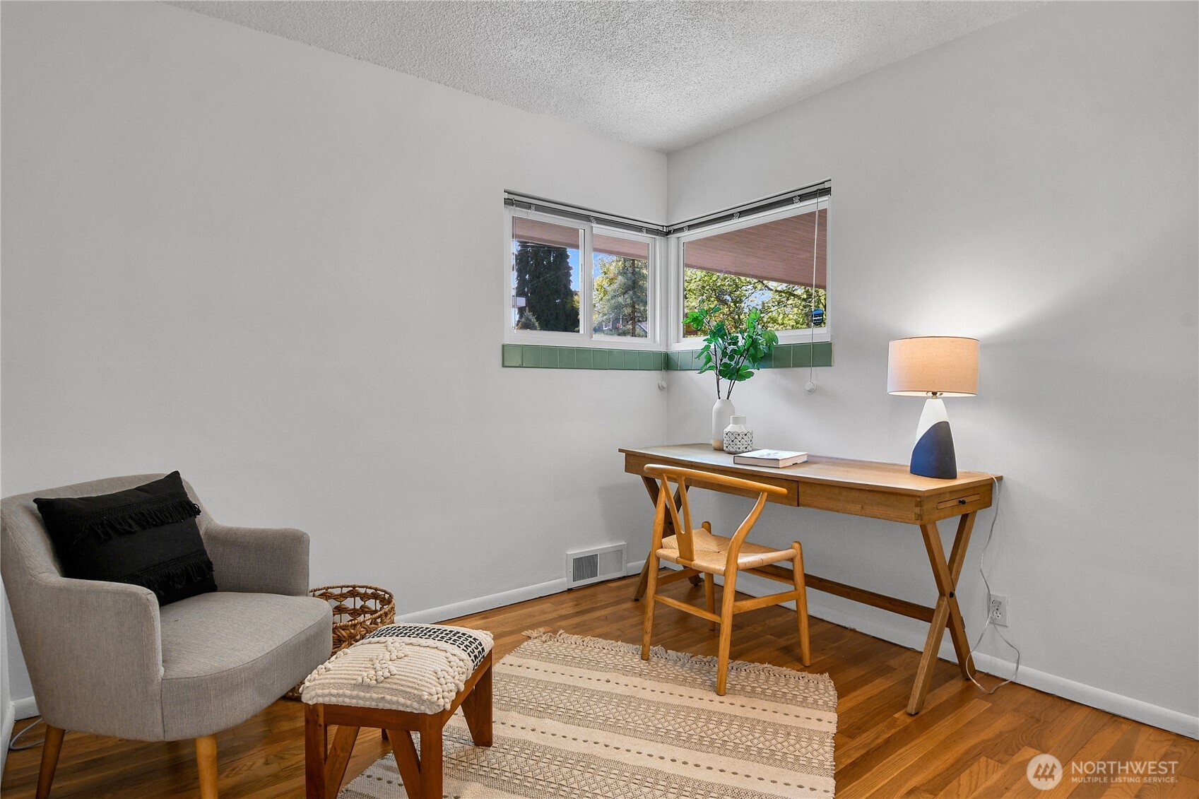 12727 Dayton Avenue N, Seattle, WA 98133