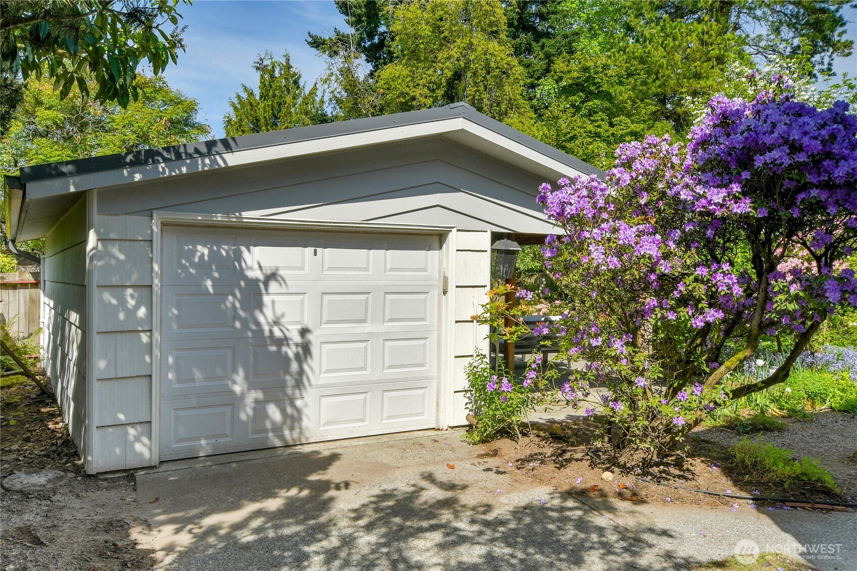 12727 Dayton Avenue N, Seattle, WA 98133