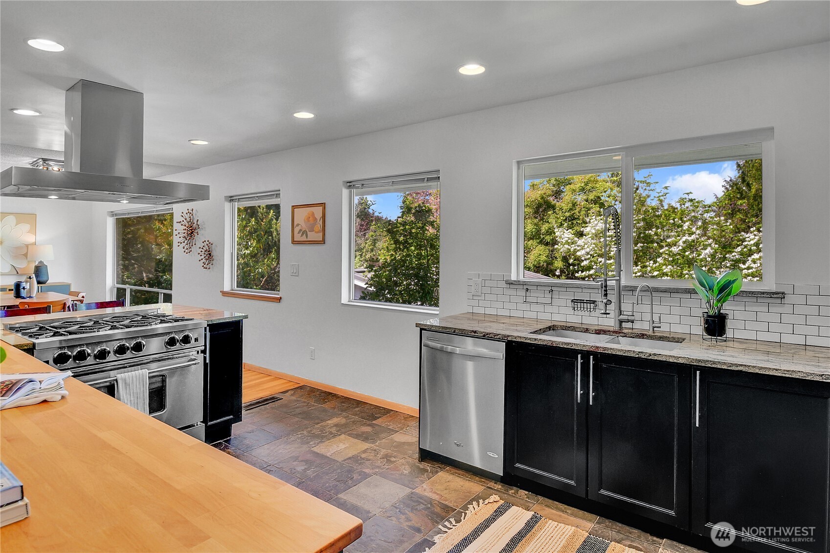 12727 Dayton Avenue N, Seattle, WA 98133