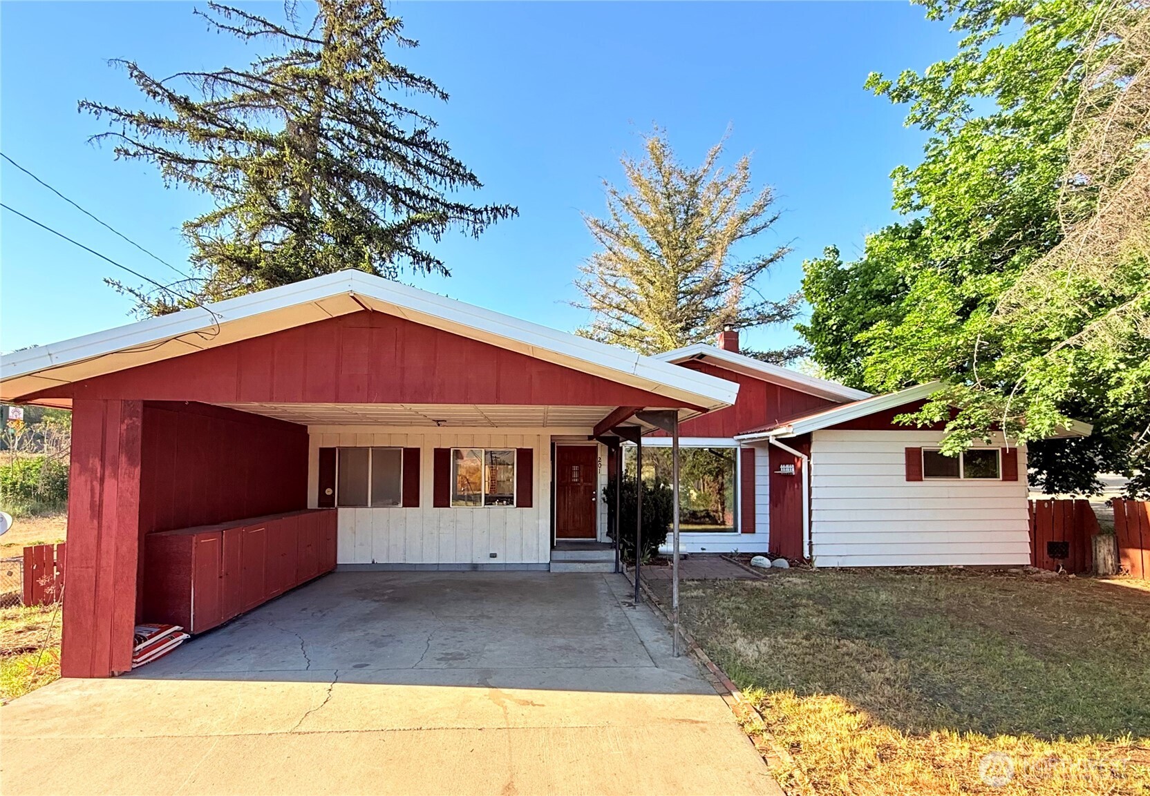 201 E Dewberry , Omak, WA 98841