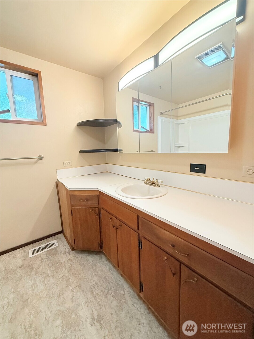 201 E Dewberry , Omak, WA 98841