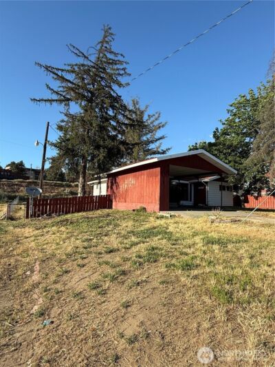 201 E Dewberry , Omak, WA 98841 - Photo 34