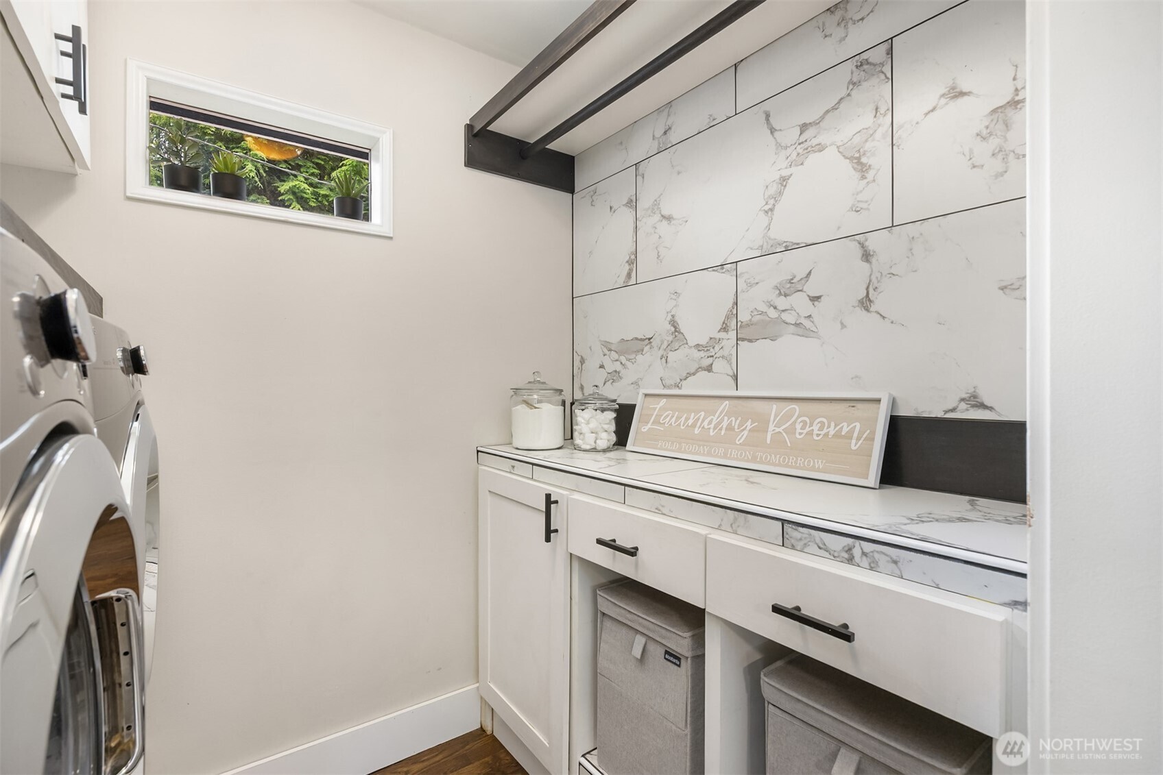 10430 NE Cascade Avenue , Bainbridge Island, WA 98110