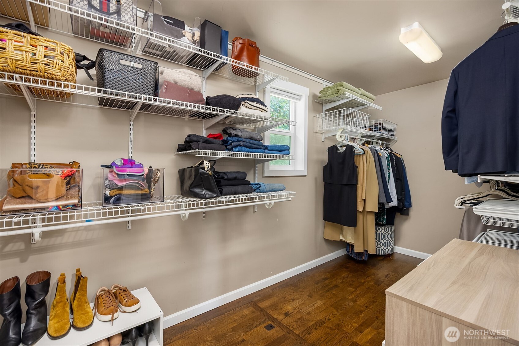 10430 NE Cascade Avenue , Bainbridge Island, WA 98110