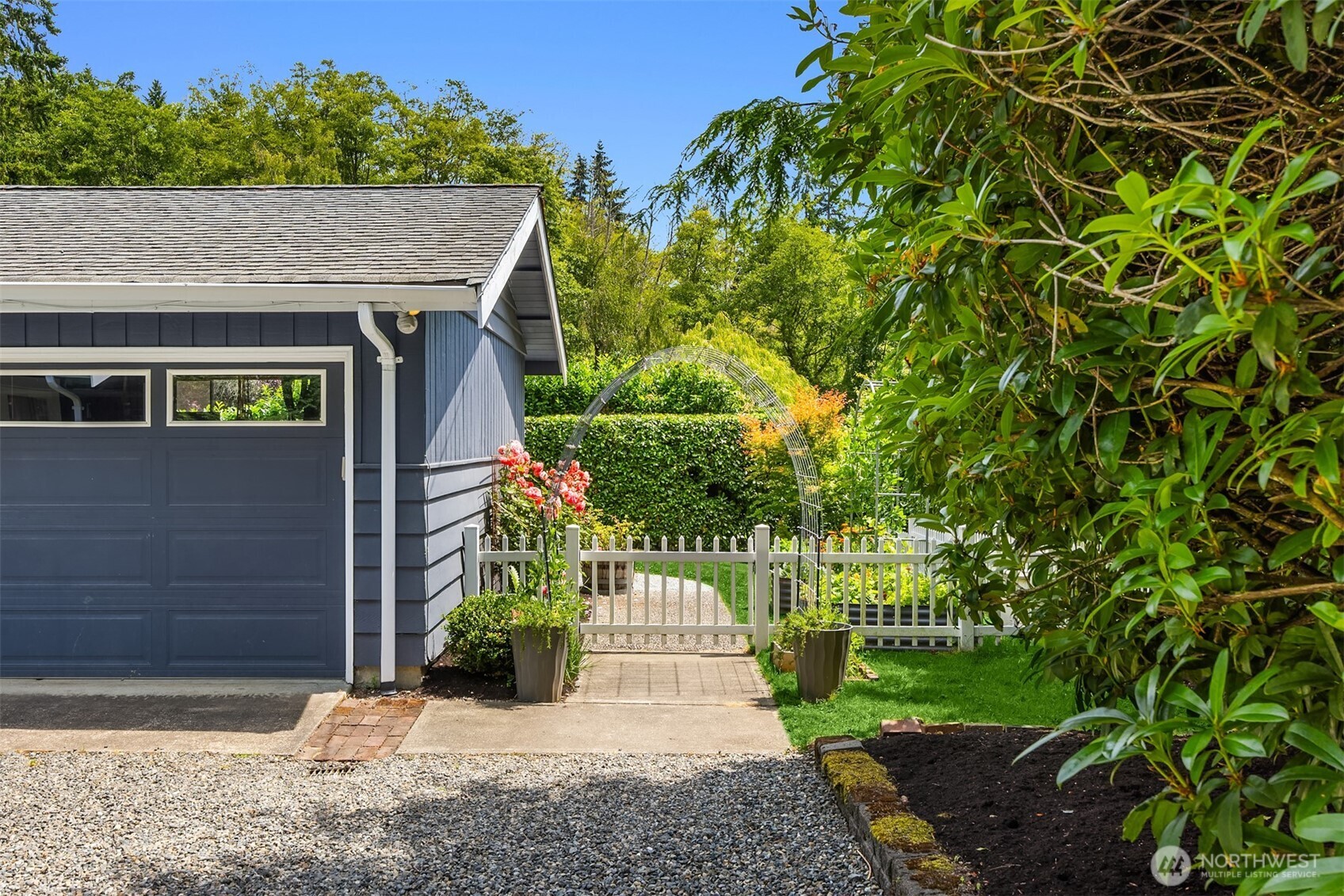 10430 NE Cascade Avenue , Bainbridge Island, WA 98110