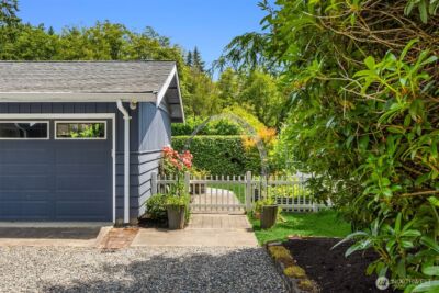 10430 NE Cascade Avenue , Bainbridge Island, WA 98110 - Photo 33