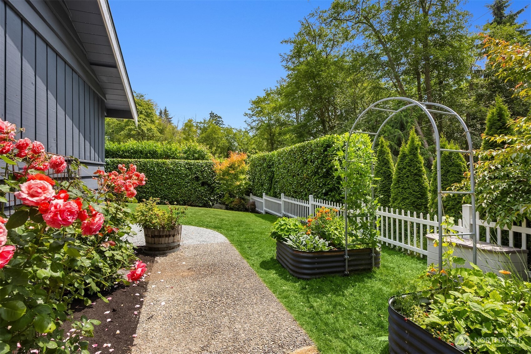 10430 NE Cascade Avenue , Bainbridge Island, WA 98110