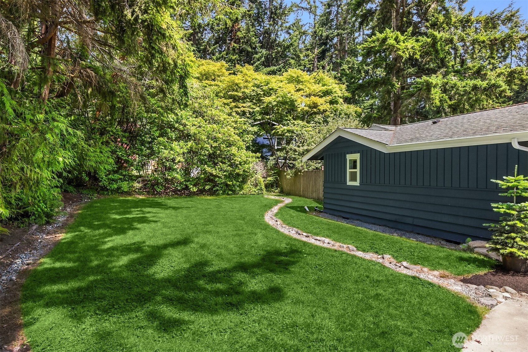 10430 NE Cascade Avenue , Bainbridge Island, WA 98110