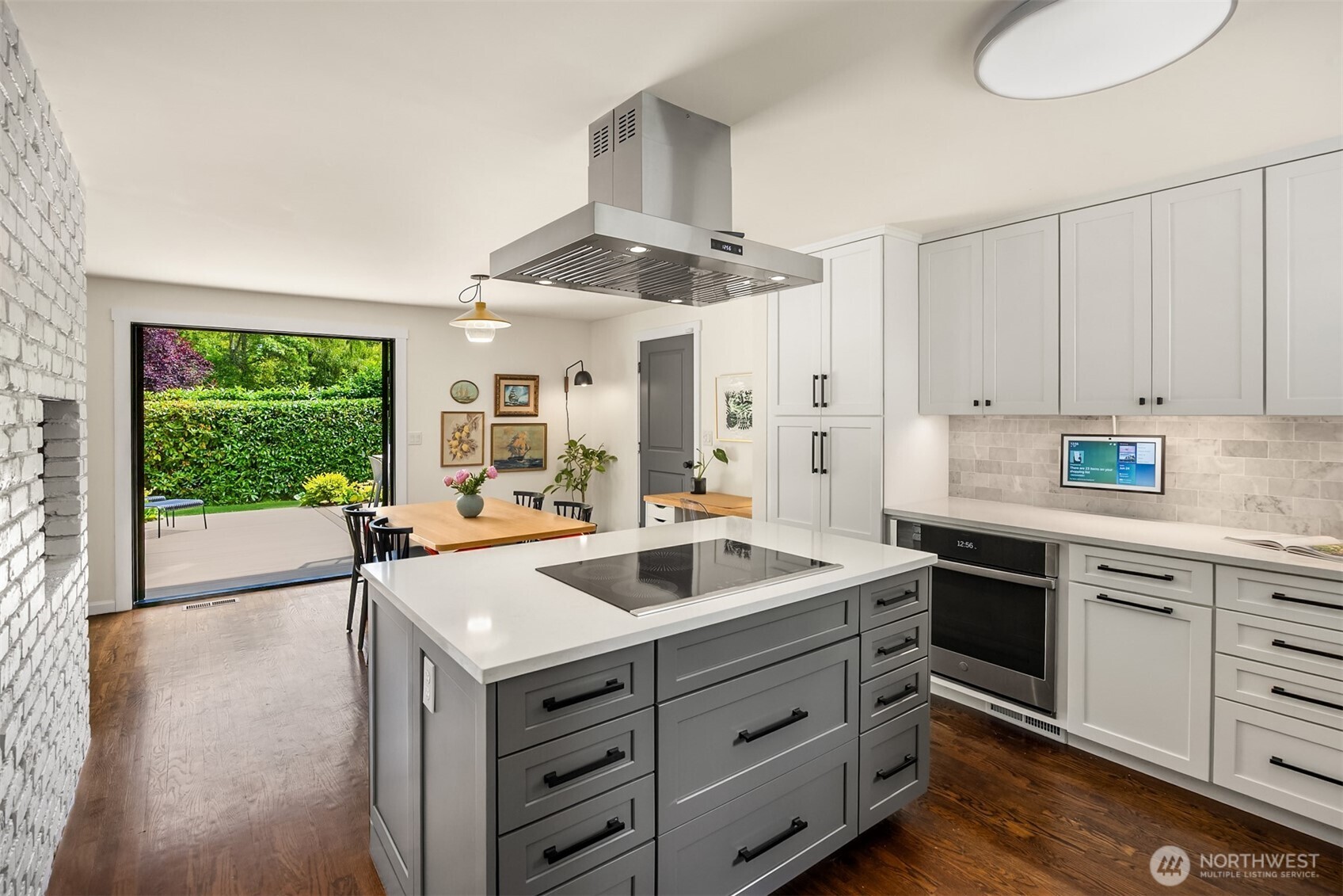 10430 NE Cascade Avenue , Bainbridge Island, WA 98110