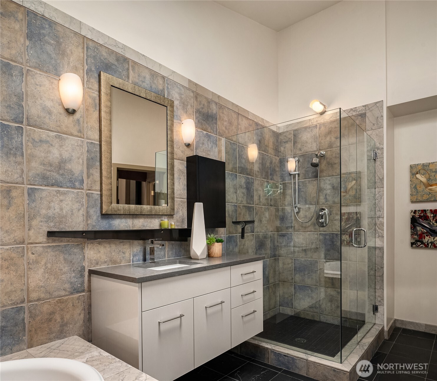 11223 109th Avenue NE, Kirkland, WA 98033