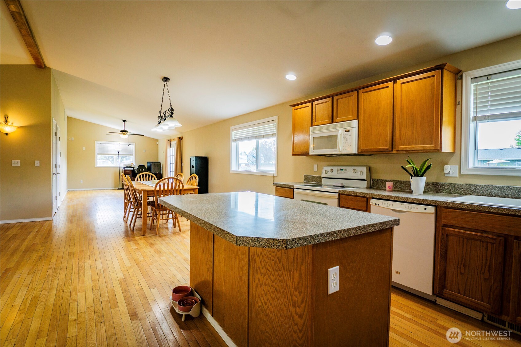 10001 Beth Court SE, Yelm, WA 98597