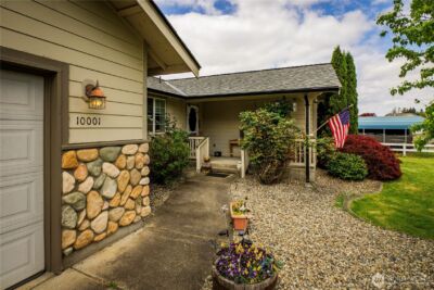 10001 Beth Court SE, Yelm, WA 98597 - Photo 2