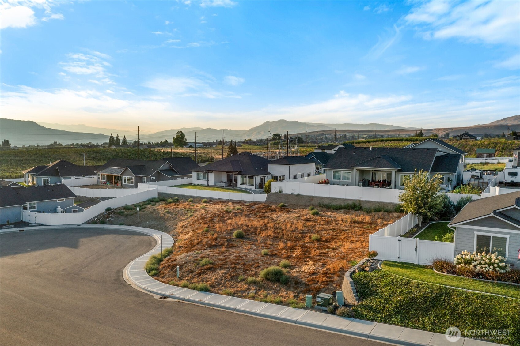 2571 Paisley Street SE, East Wenatchee, WA 98802