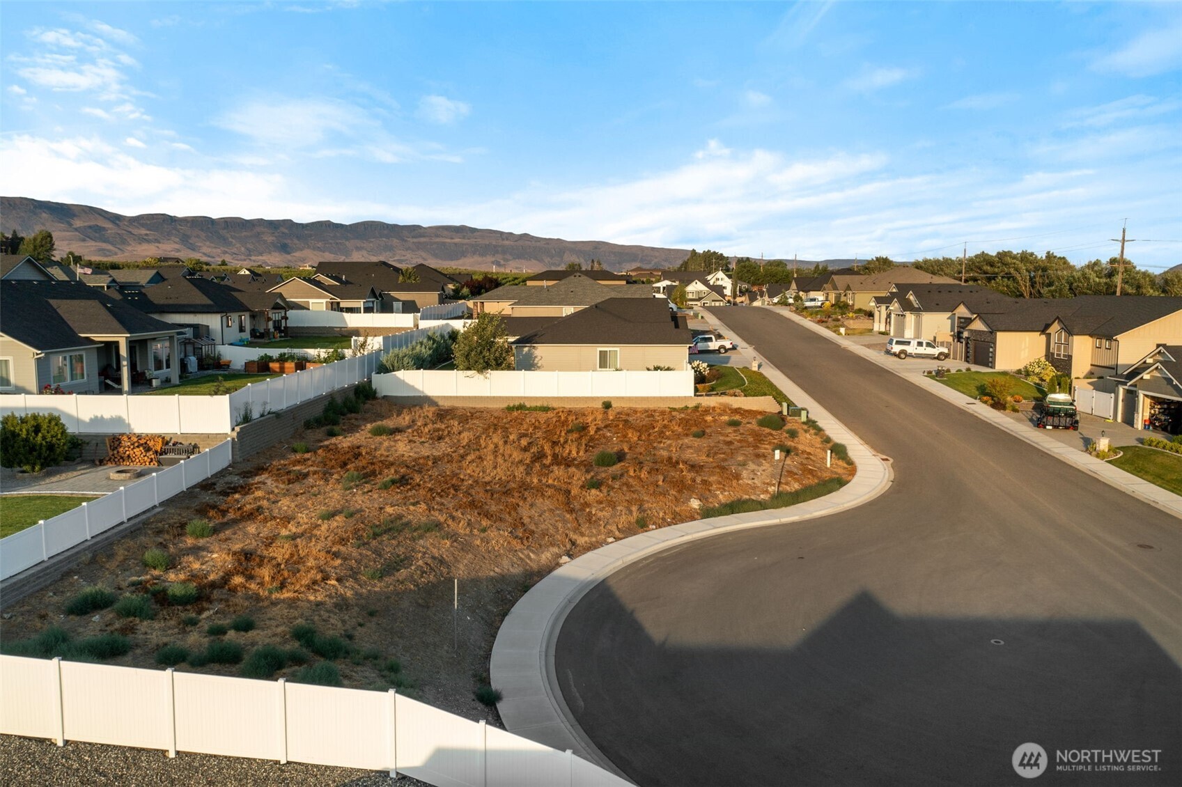 2571 Paisley Street SE, East Wenatchee, WA 98802