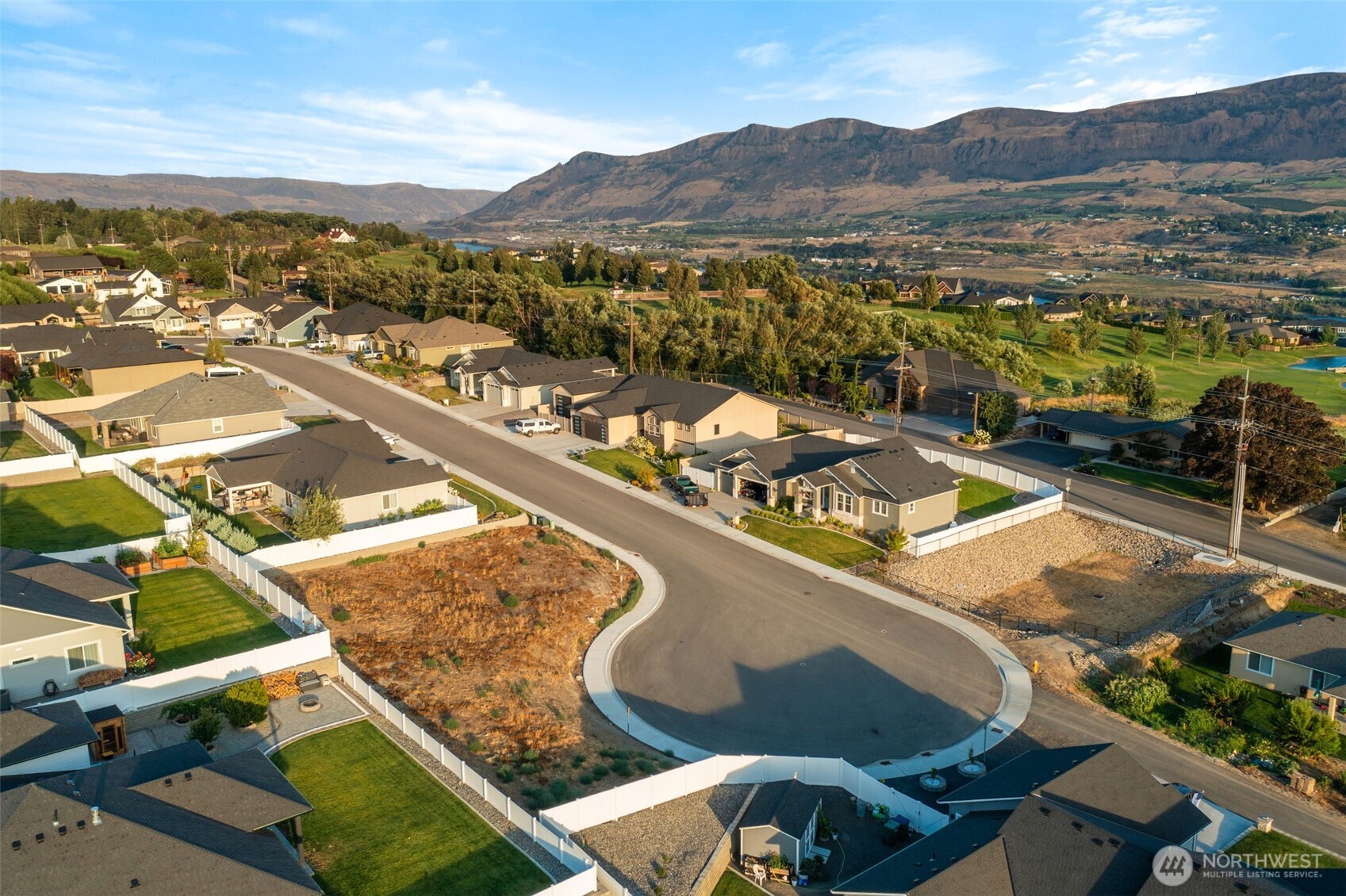 2571 Paisley Street SE, East Wenatchee, WA 98802