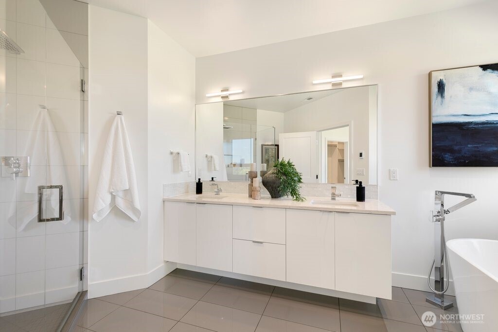 13643 SE 10th Street SE, Bellevue, WA 98005