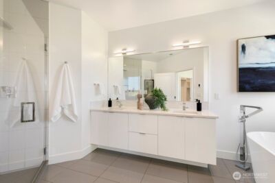 13643 SE 10th Street SE, Bellevue, WA 98005 - Photo 23