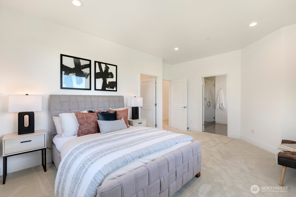13643 SE 10th Street SE, Bellevue, WA 98005