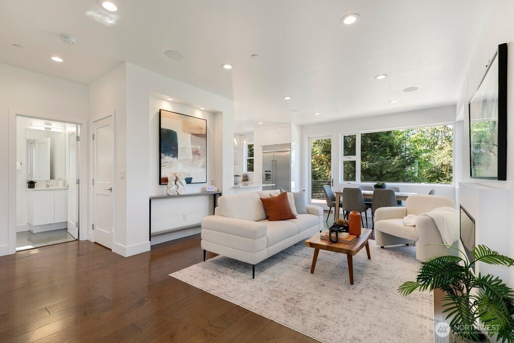 13643 SE 10th Street SE, Bellevue, WA 98005