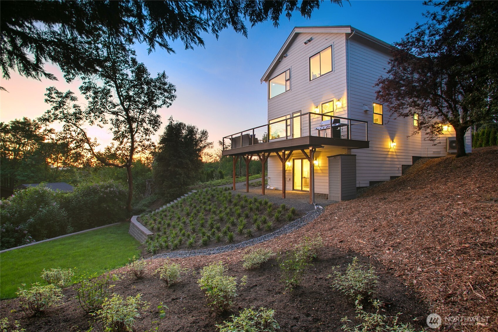 13643 SE 10th Street SE, Bellevue, WA 98005