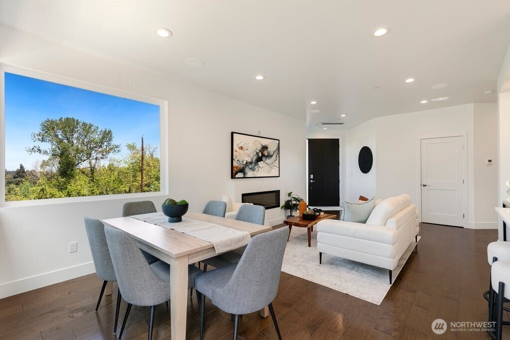 13643 SE 10th Street SE, Bellevue, WA 98005