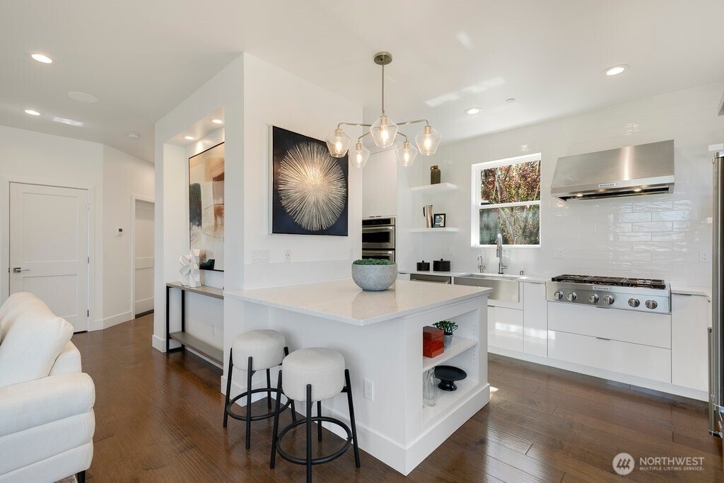 13643 SE 10th Street SE, Bellevue, WA 98005