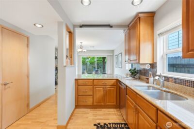 2712 S Irving Street , Seattle, WA 98144 - Photo 9