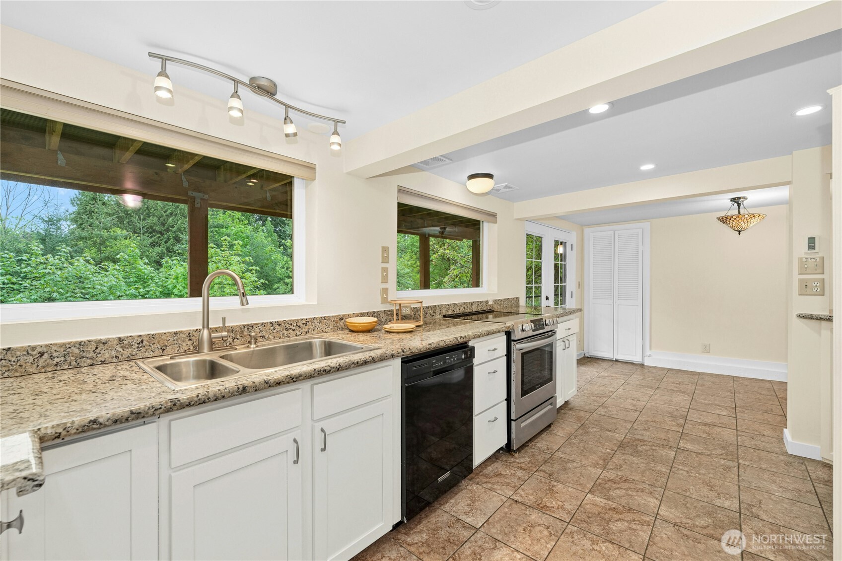 5630 21st Avenue SW, Seattle, WA 98114